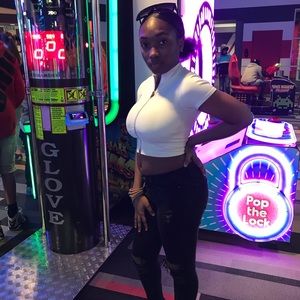 Meet your Posher, Nadia